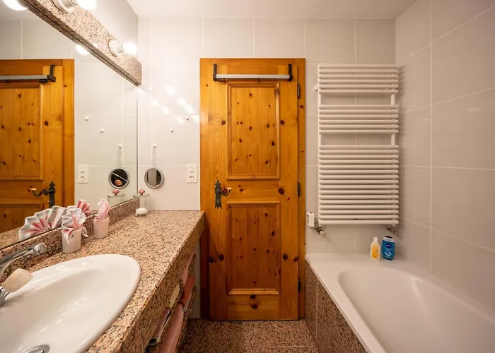 شقة Chasa Munt Plan سكول